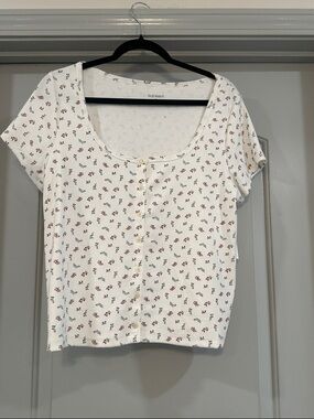 Old Navy White Button-Front Floral Scoop Neck Top